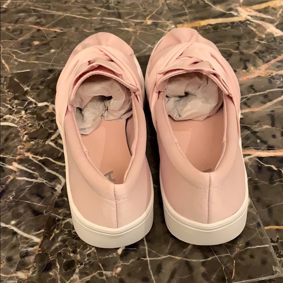 Mia Bow Sneaker (7.5 left!) - Picture 6 of 6